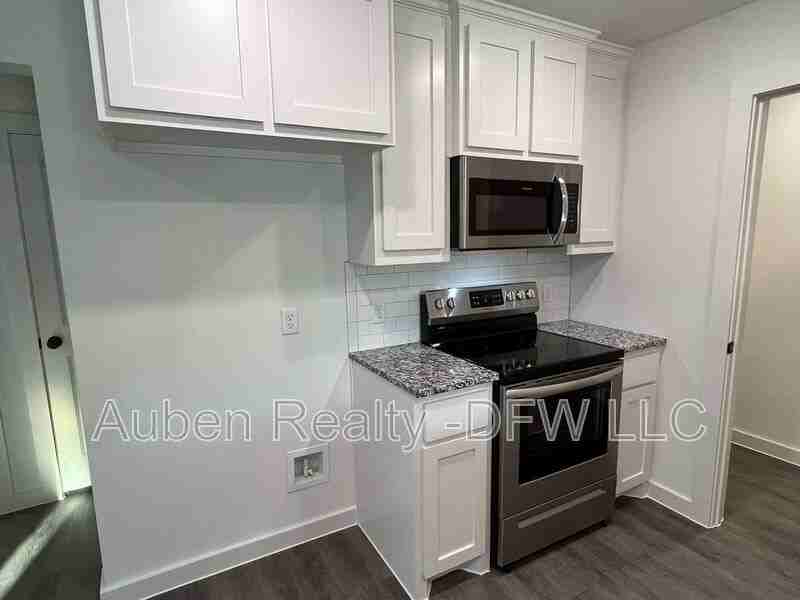 2526 S Fannin Ave - Photo 7 of 20