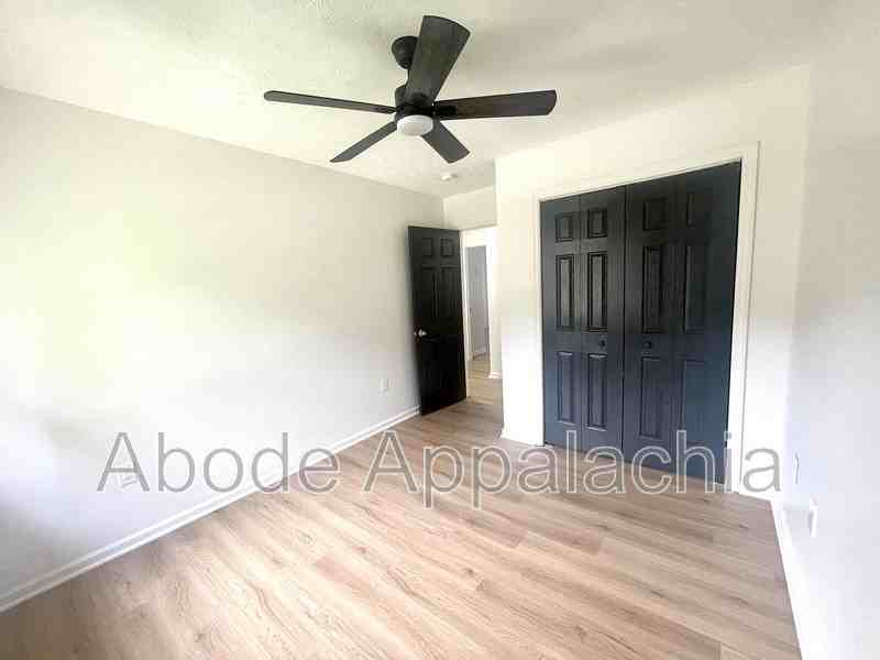 531 Cedar Creek Rd #8 - Photo 6 of 11