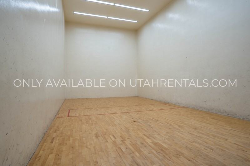 1671 Hickory Ln - Photo 5 of 21