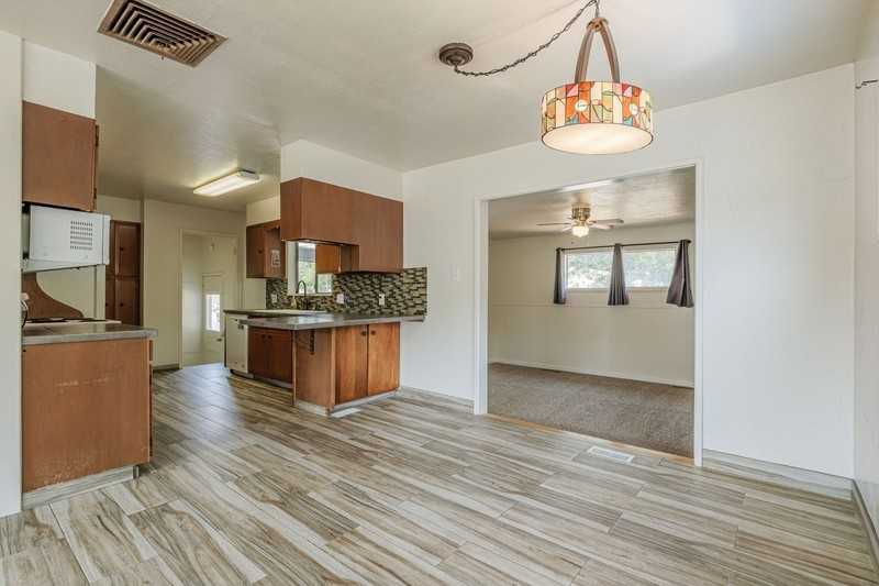 1913 North 2nd Court - Photo 3 of 11