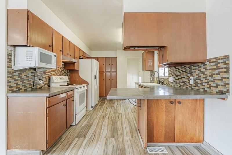 1913 North 2nd Court - Photo 4 of 11