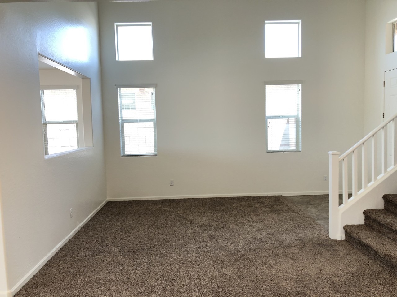 226 N 199th Dr - Photo 5 of 33
