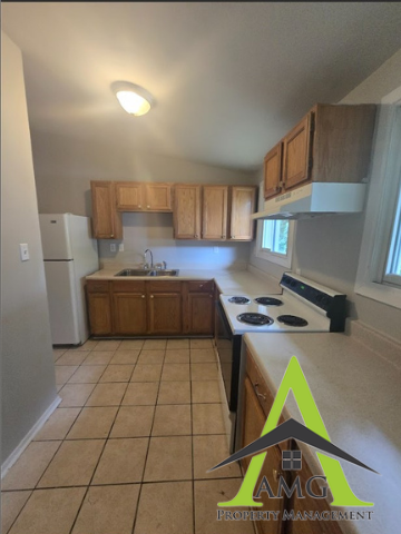 104 S 17th Ave - Photo 3 of 6
