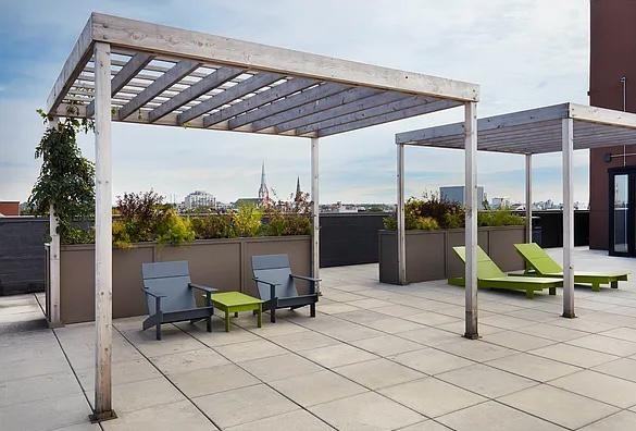 122 West St - Photo 2 of 15