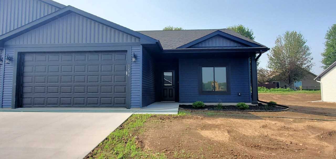 1230 Wisteria Ln - Photo 2 of 25