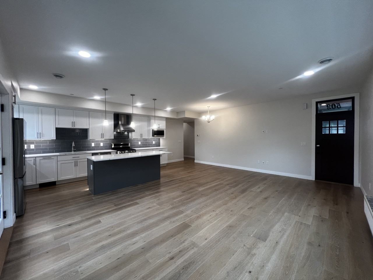 412 5th St N #502 - Photo 5 of 39