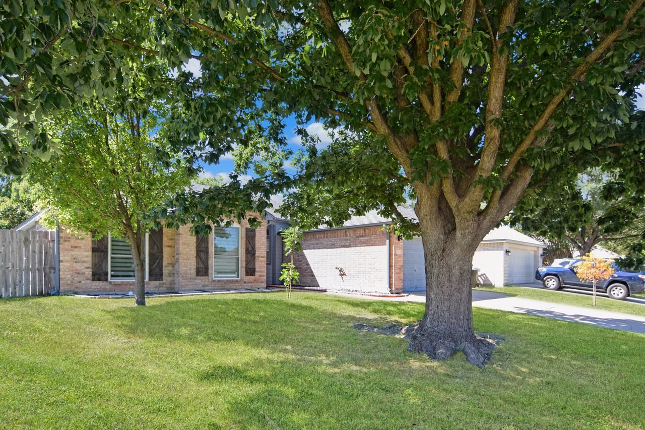 4714 Danbury Dr - Photo 3 of 20