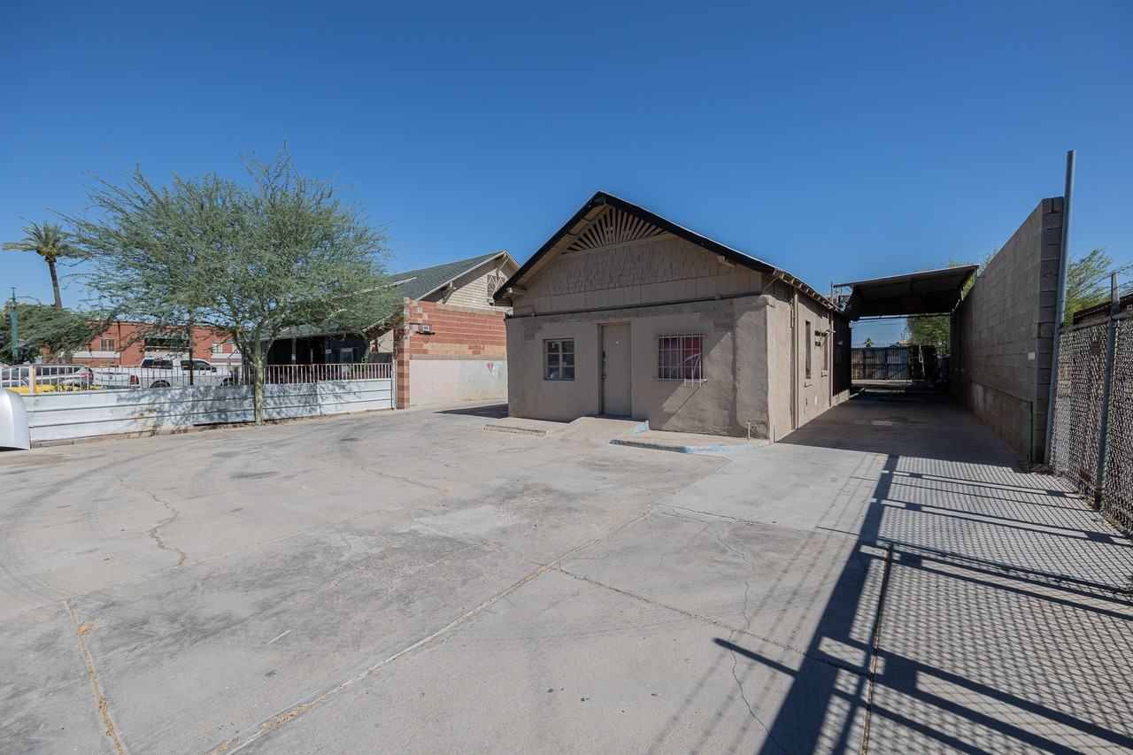 1514 E Washington St - Photo 3 of 19