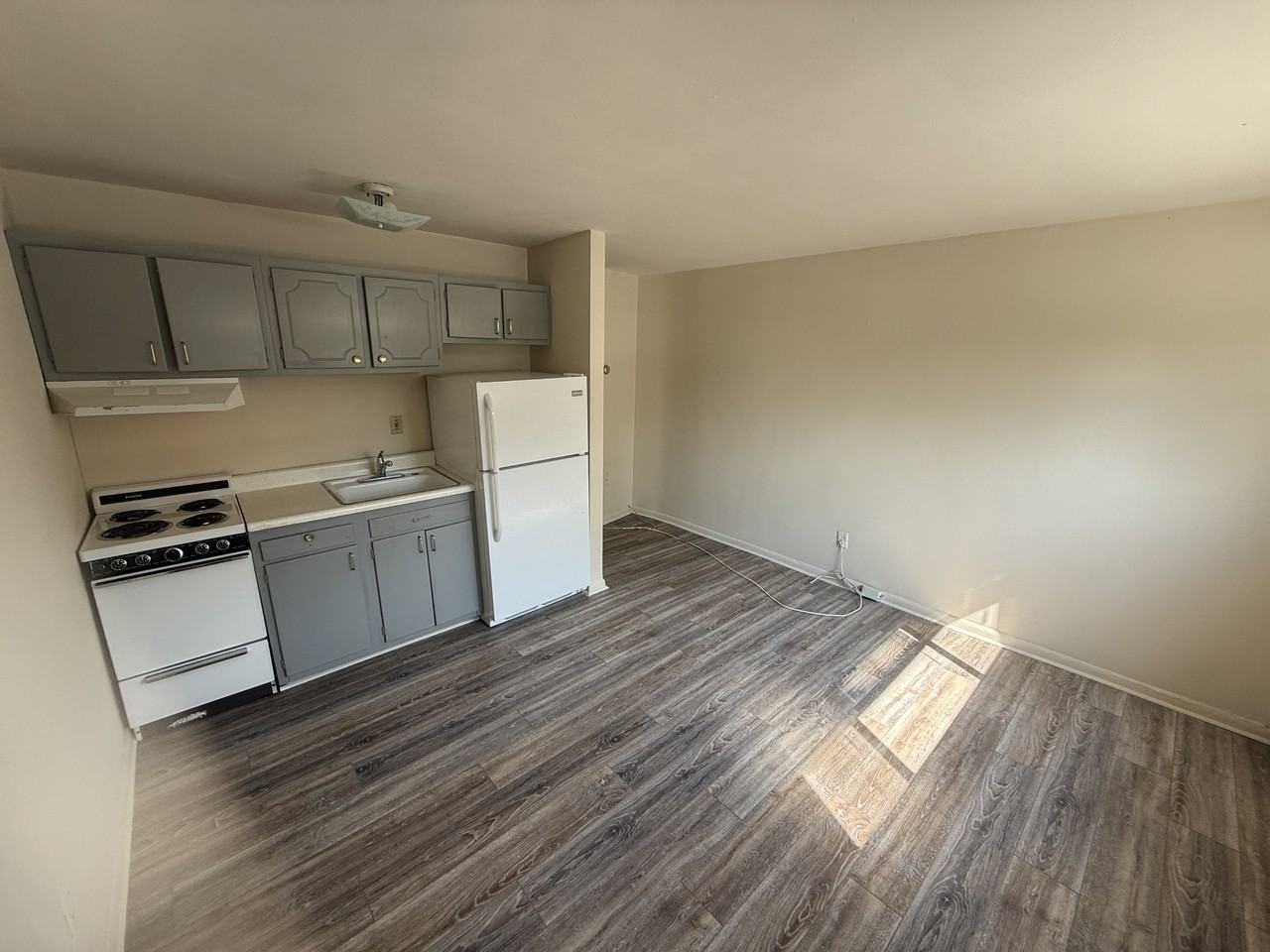 34 E Eagle Rd - Photo 2 of 24