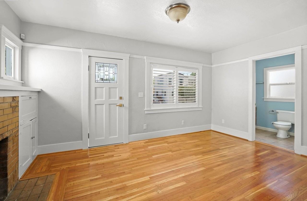 1462 Curtis St - Photo 3 of 8