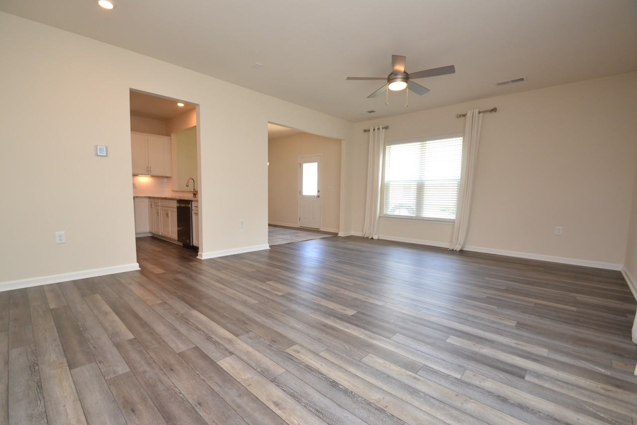 1113 Tigerlily Way - Photo 3 of 50