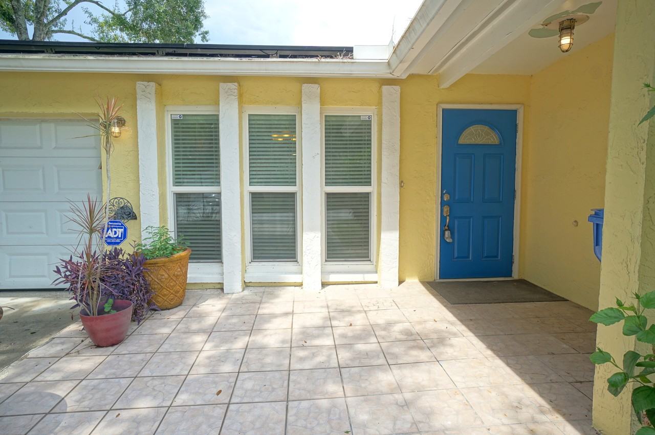 5301 Carrollwood Meadows Dr - Photo 2 of 23