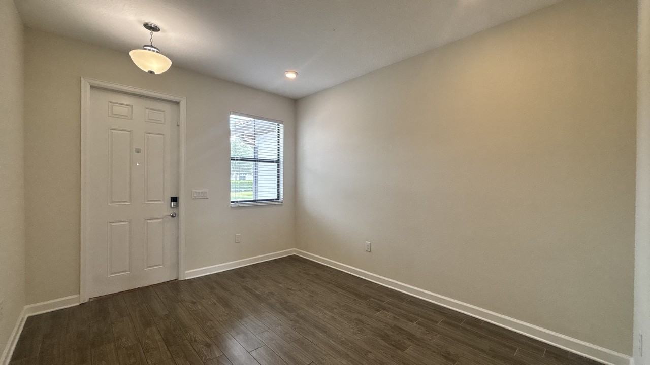 1258 Royal St George Blvd - Photo 3 of 26