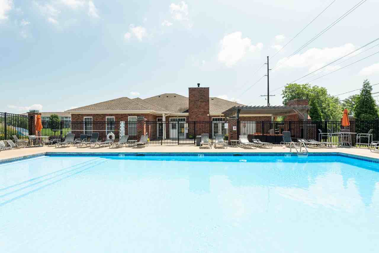 Oak Grove Crossing Apartments - Photo 4 of 89