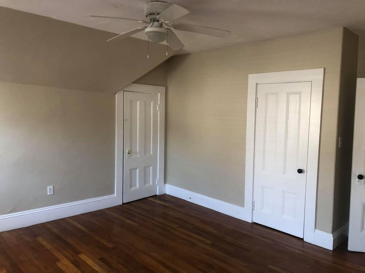 253 Whitwell St #2L - Photo 2 of 17