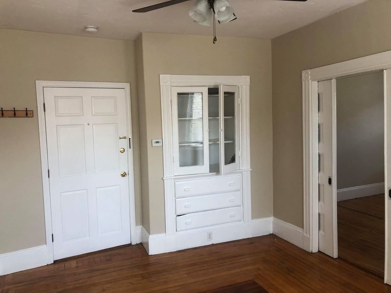 253 Whitwell St #2L - Photo 3 of 17