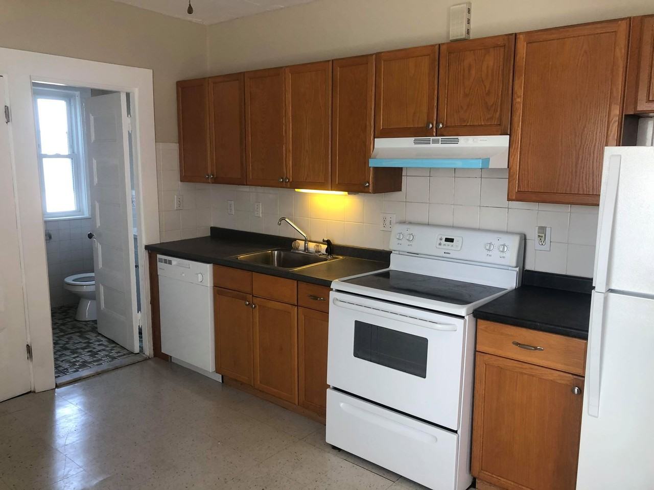 253 Whitwell St #2L - Photo 4 of 17
