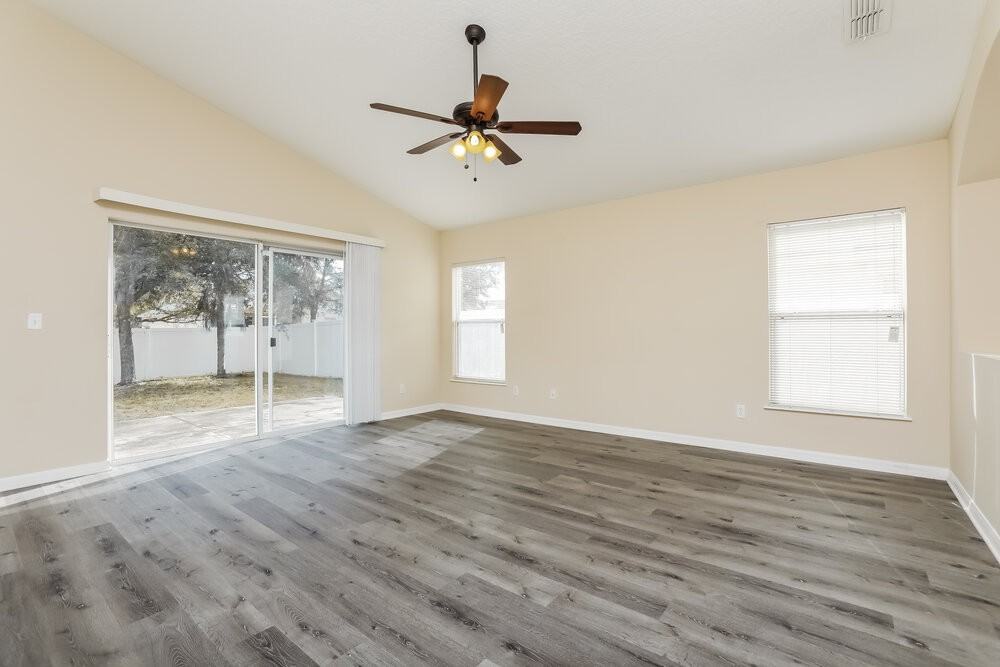 4085 Waltham Forest Dr - Photo 3 of 16