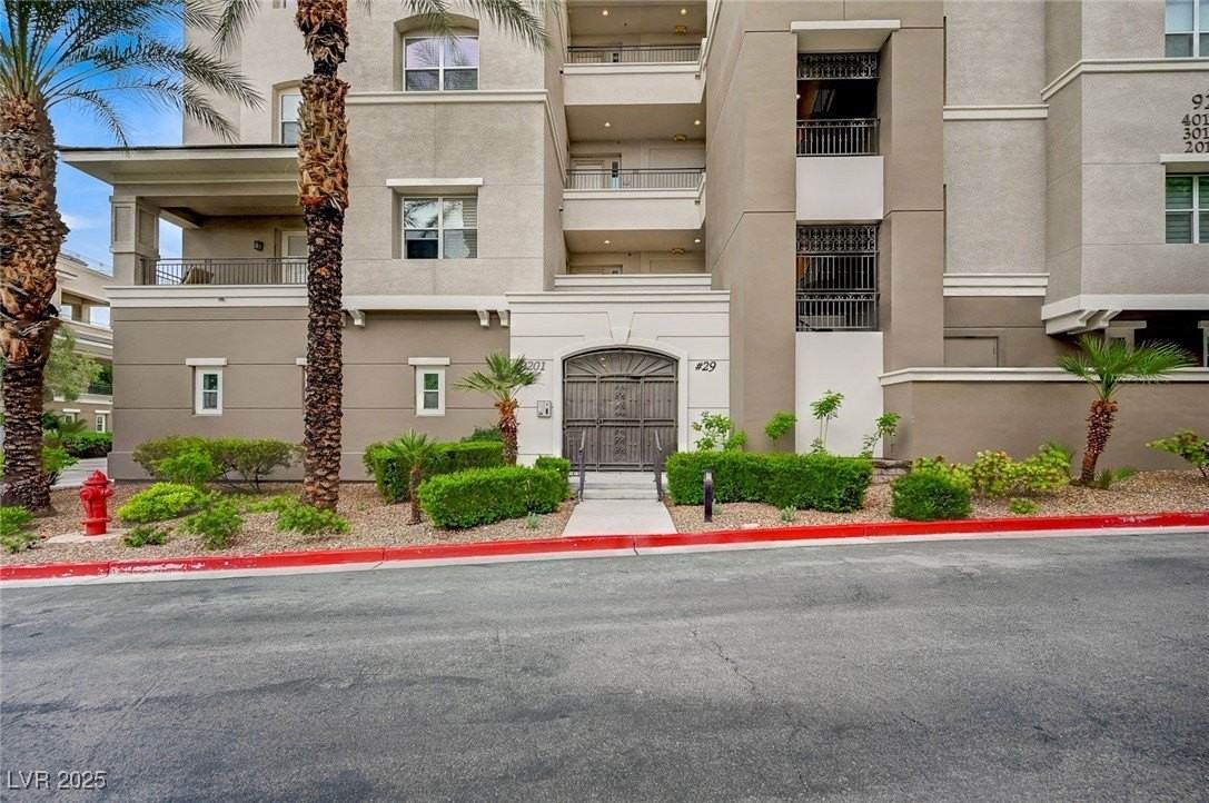 9201 Tesoras Dr #401 - Photo 2 of 50