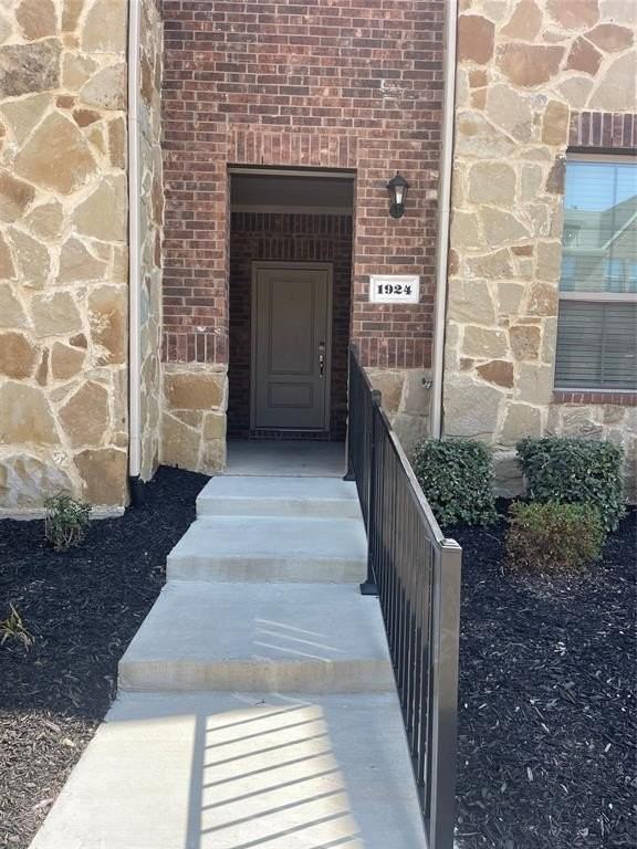 1924 Buffalo Hill Dr - Photo 3 of 19