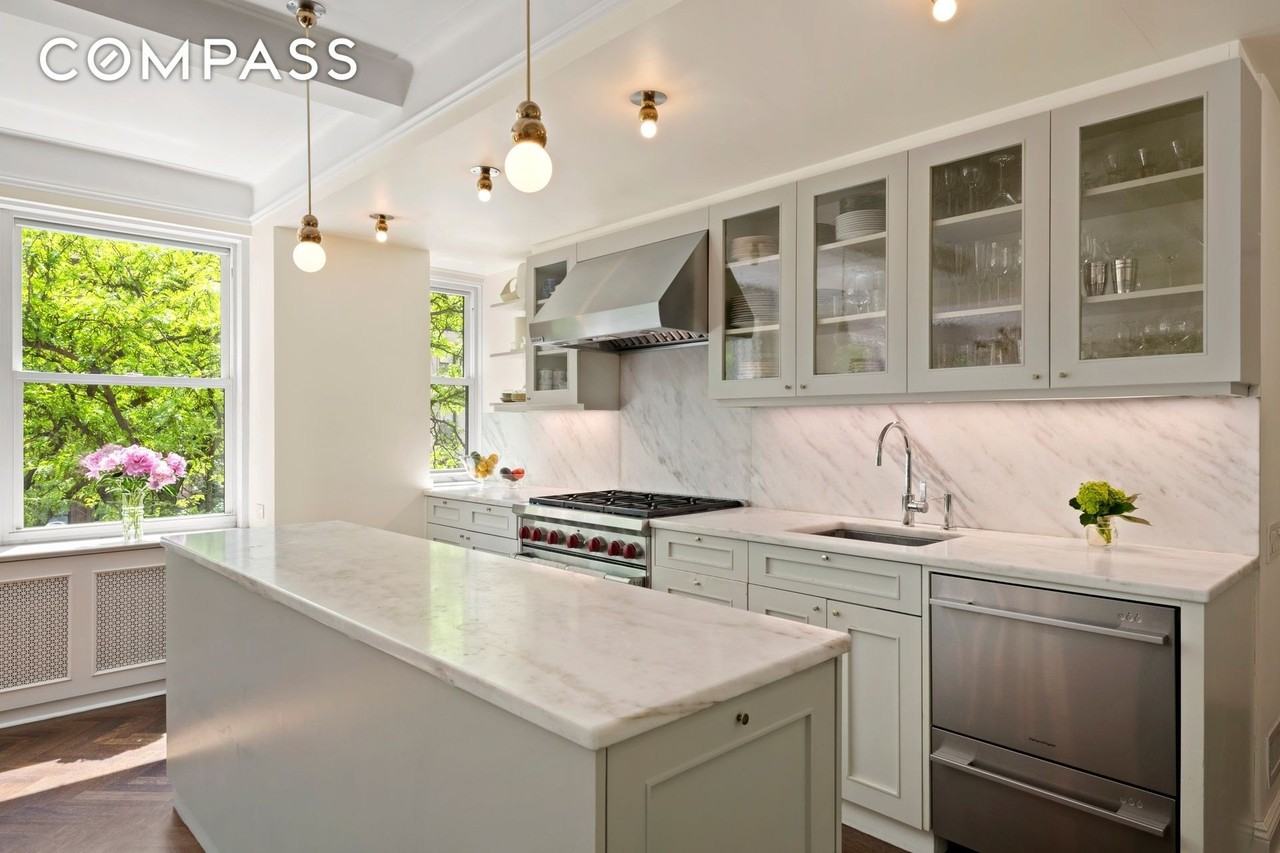 225 E 79th St #3A - Photo 3 of 10