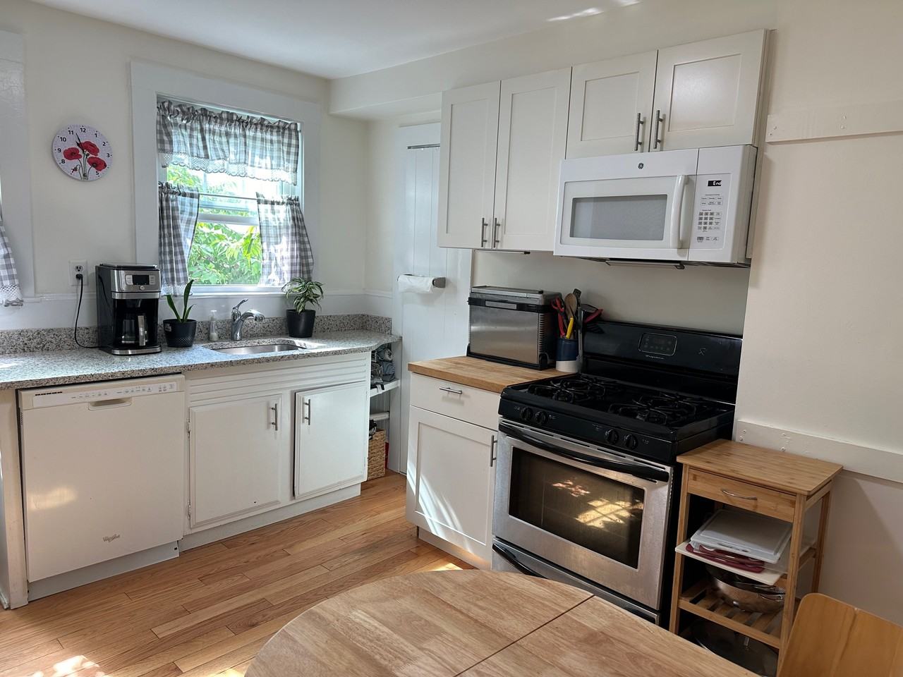 78 Fairview Avenue - Photo 3 of 17