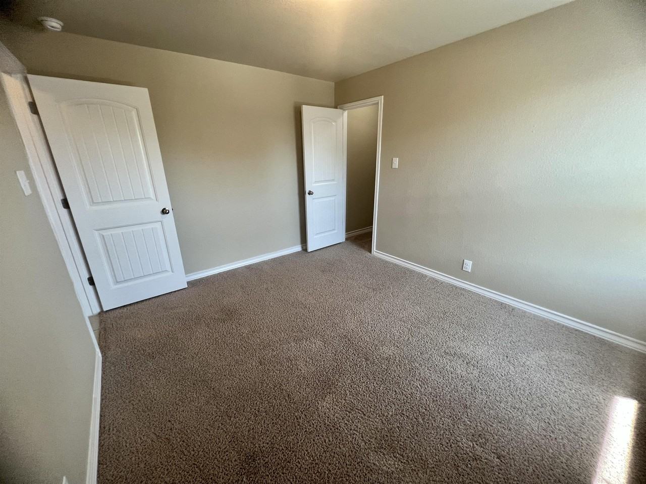 10822 Shaenmeadow - Photo 3 of 25