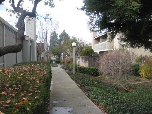 1121 Hearth Ct - Photo 2 of 13