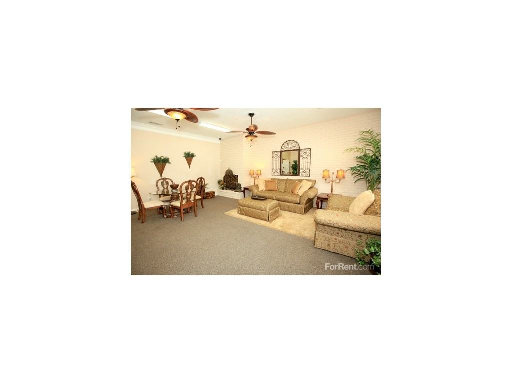 Huntington Park Apts - Photo 3 of 18