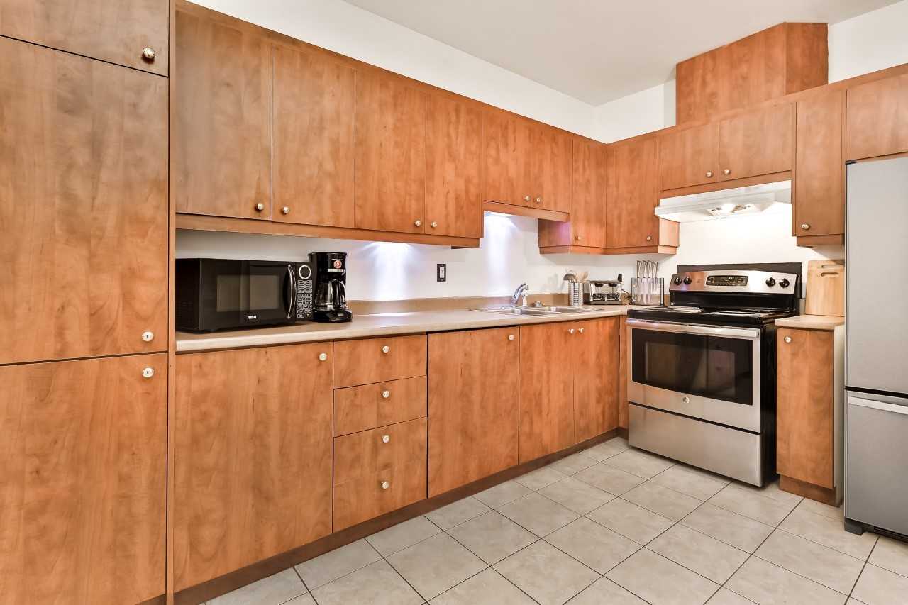 916B Rue Sainte-Catherine Est #7 - Photo 6 of 13