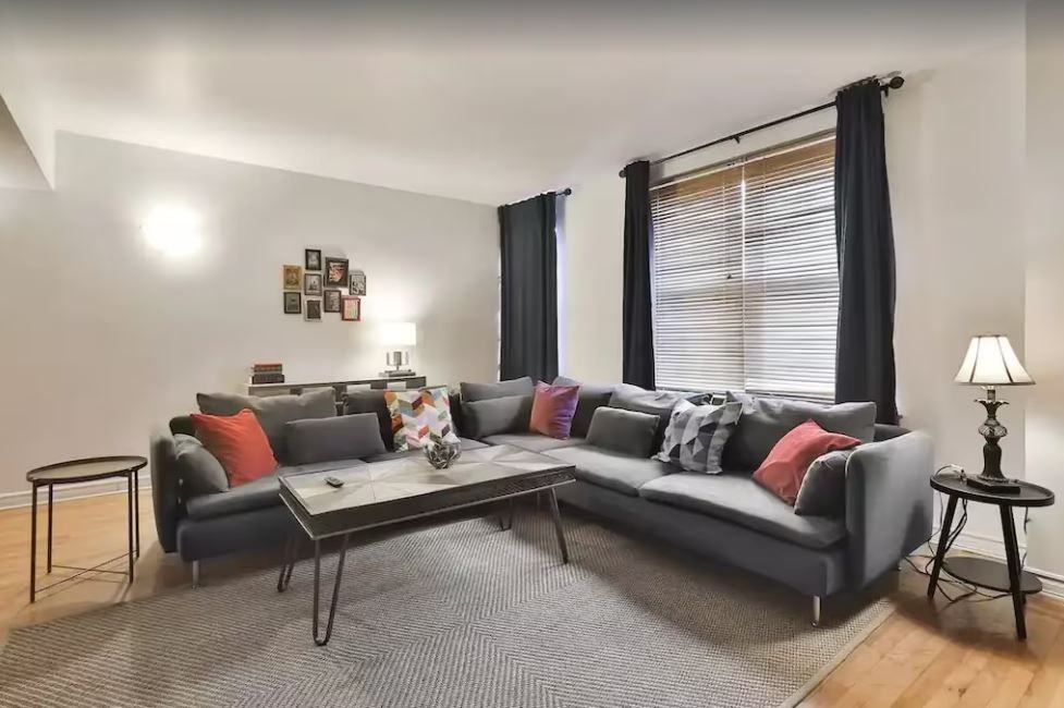 916B Rue Sainte-Catherine Est #7 - Photo 2 of 13