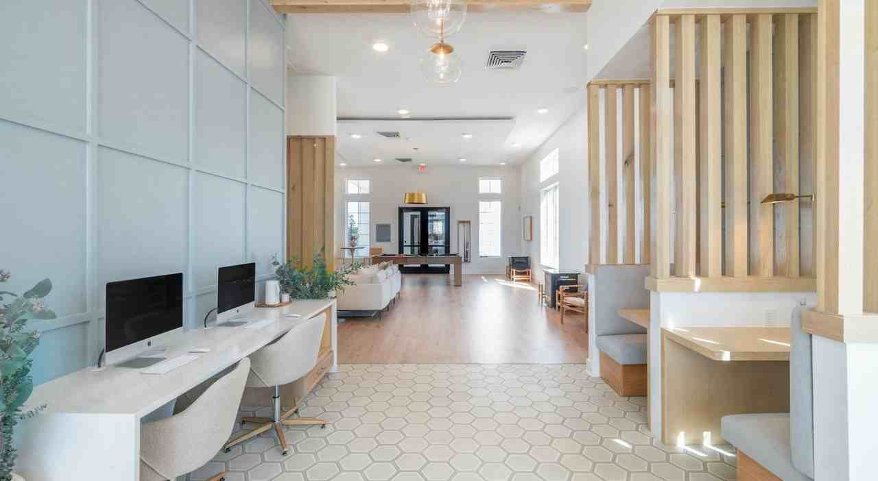 BLUE BLUFF & - Photo 4 of 14