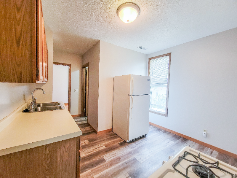 2640 Fillmore St Ne #4 - Photo 5 of 20