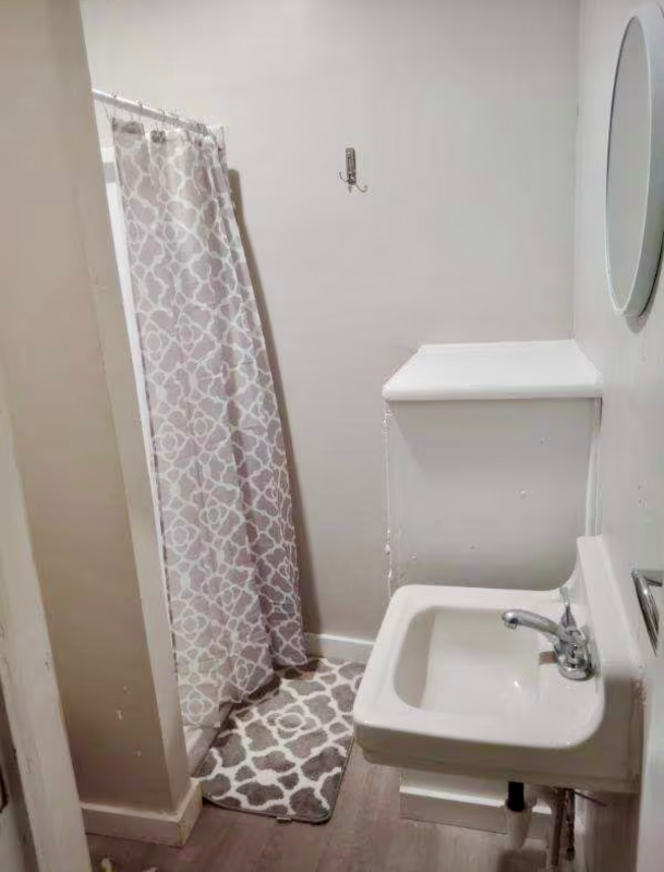 613 Southwest Lincoln Street - Photo 5 of 5