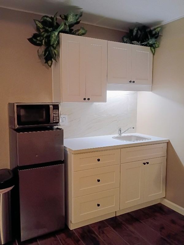 5070 Fenwood Dr #1 - Photo 5 of 11