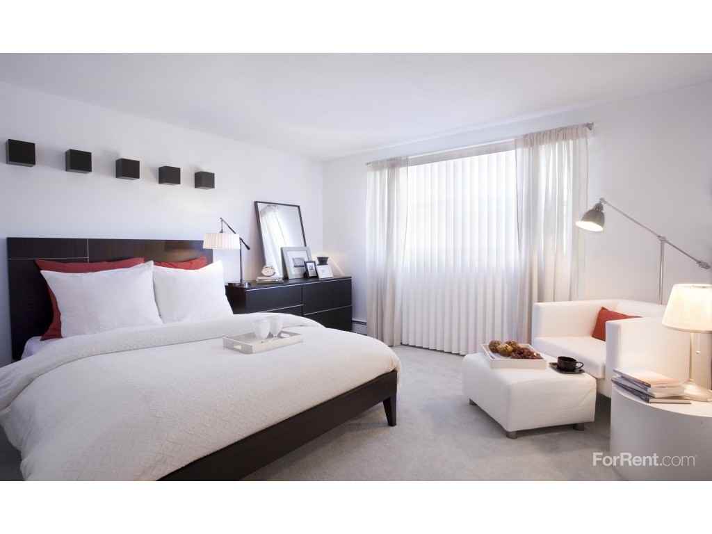 Sovereign & Saxony Apartments - Photo 3 of 10