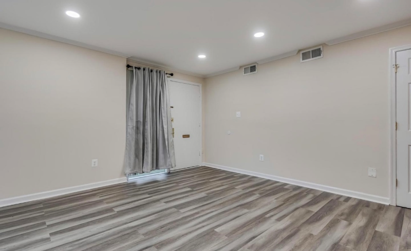 7135, Donnell Pl #A1 - Photo 4 of 15