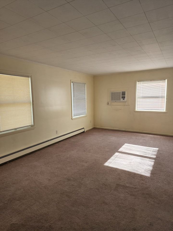 220 E Frank St #1 - Photo 2 of 11