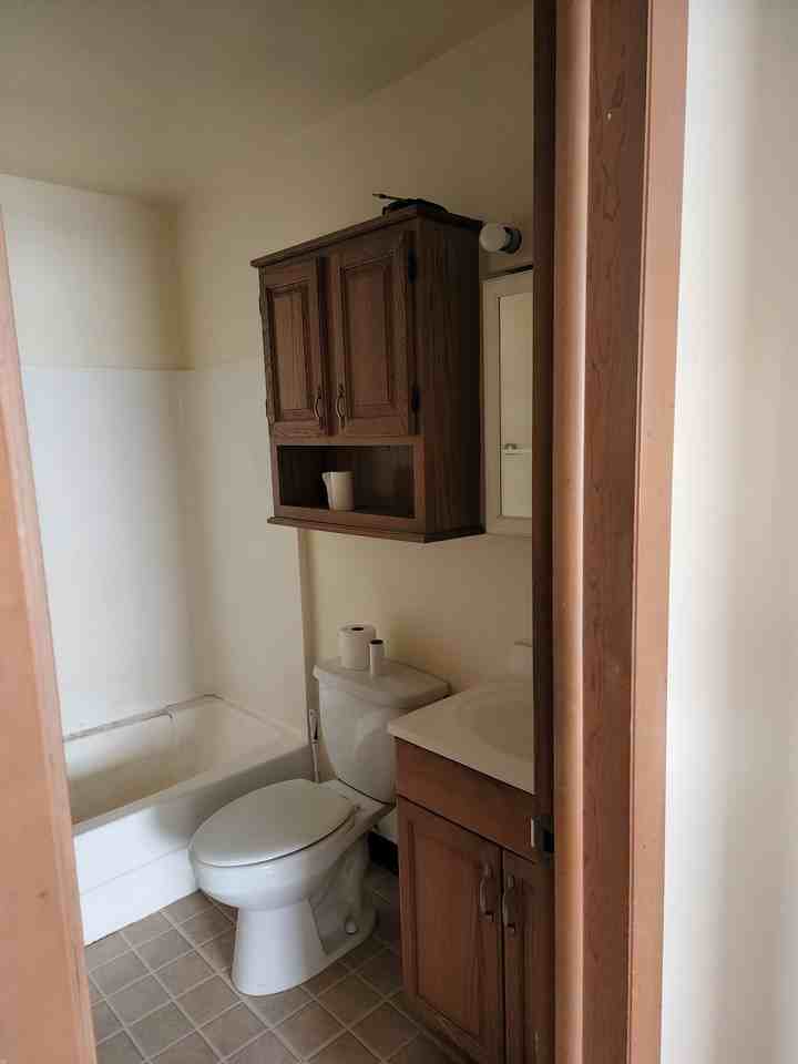 220 E Frank St #1 - Photo 3 of 11