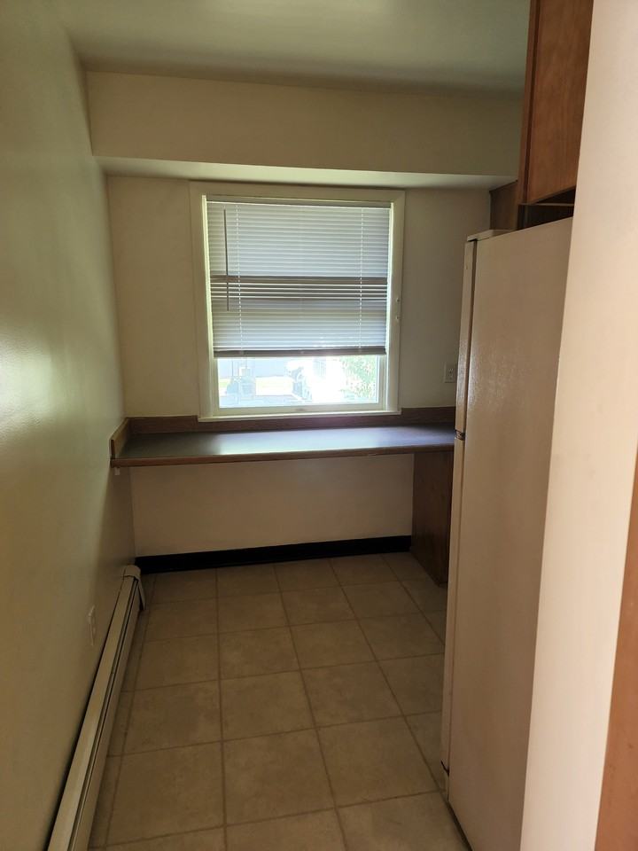 220 E Frank St #1 - Photo 5 of 11