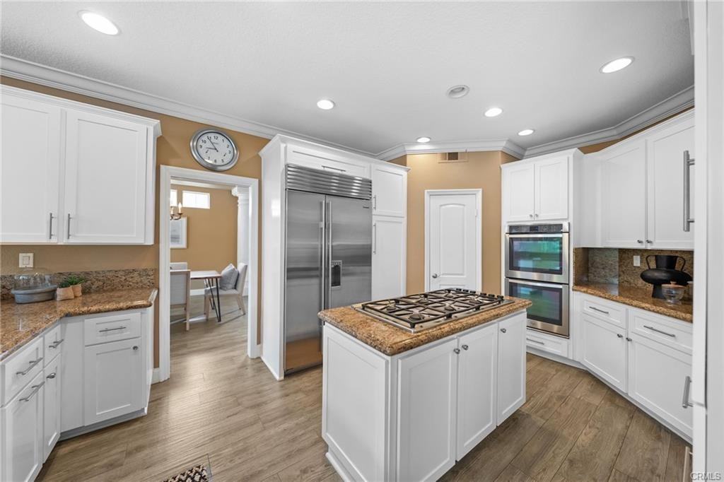 24240 Avenida De Marcia - Photo 2 of 8