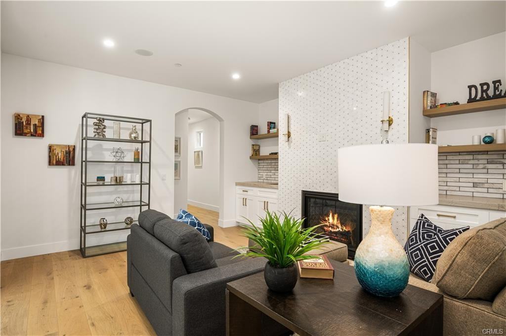 114 2nd St - Photo 3 of 8