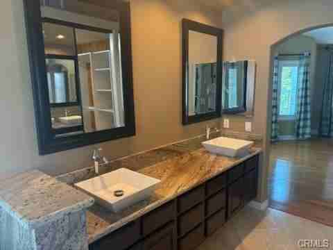 16 Somerset - Photo 2 of 8