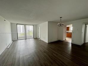 3371 Ne 192nd St - Photo 5 of 8