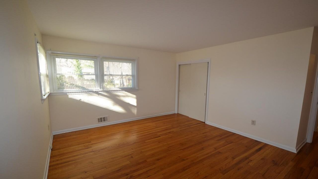 23 Alpine Dr - Photo 3 of 11