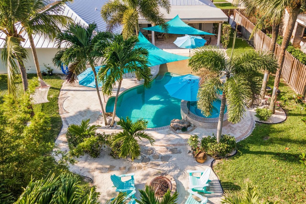 1560 Sw 16th St - Photo 3 of 50