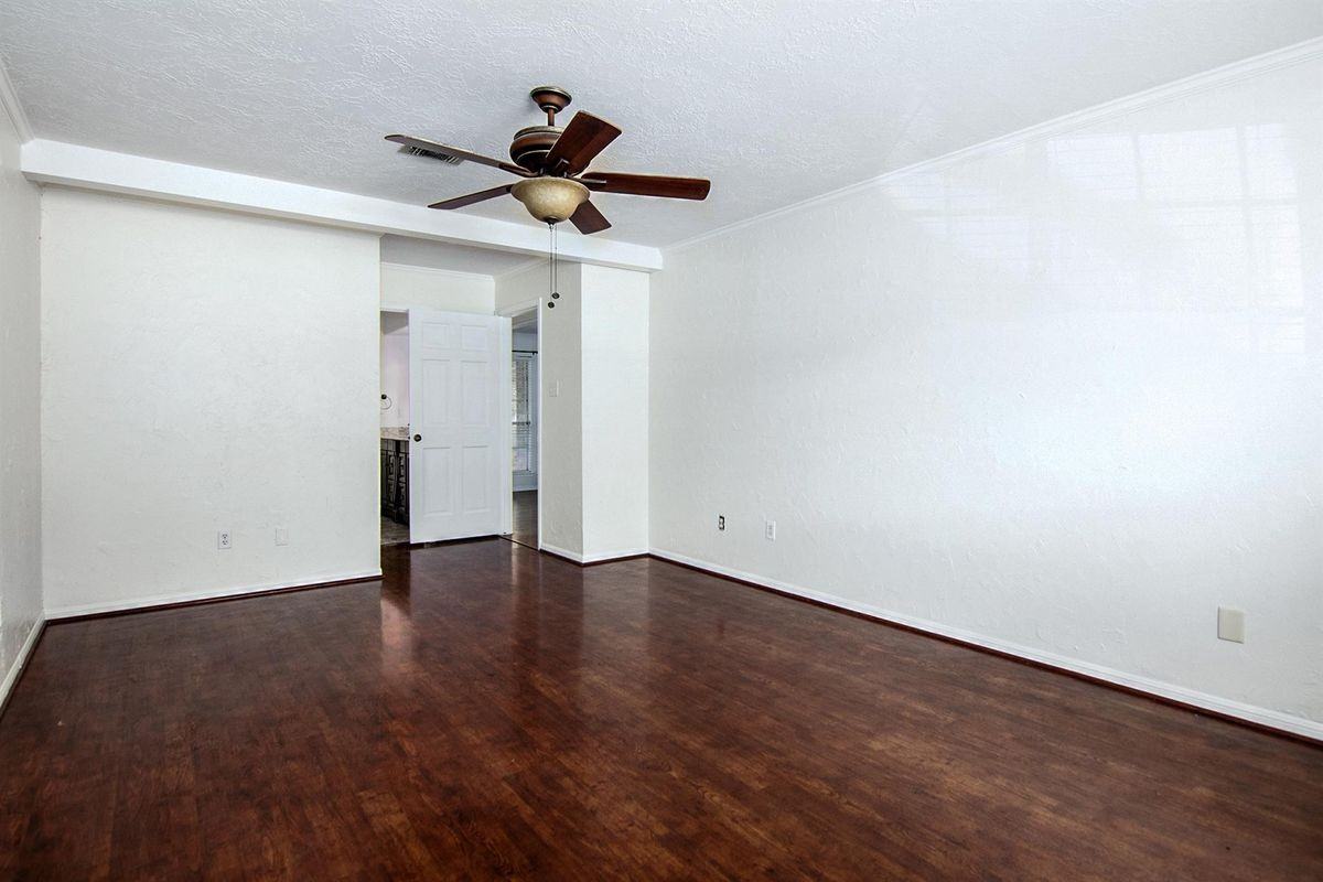 505 Heathgate Dr - Photo 3 of 34