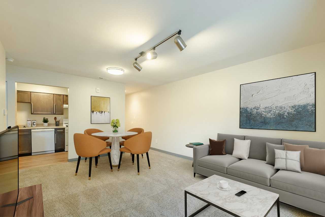 Franklin Manor Apartments - Photo 4 of 6