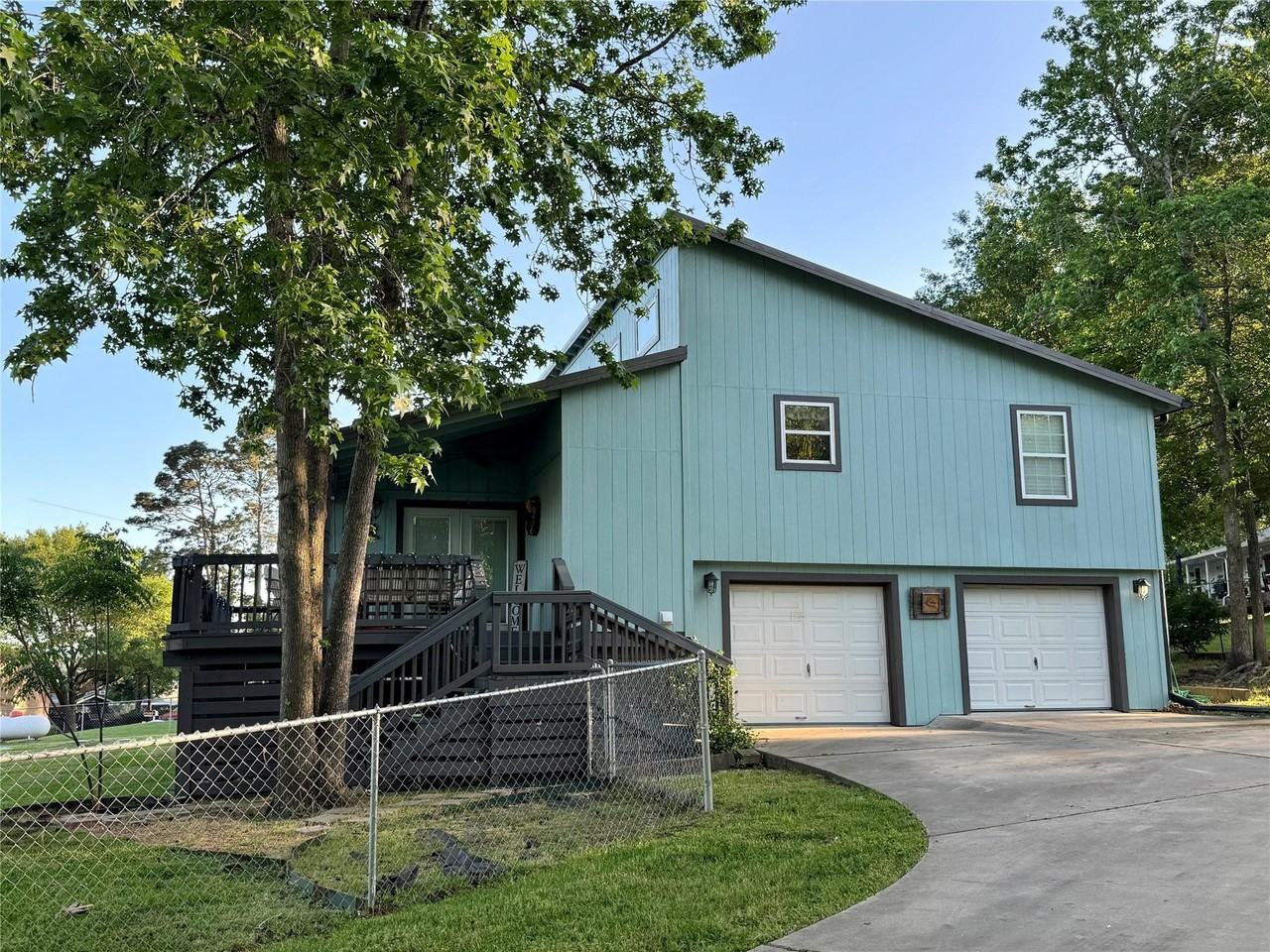 16445 Lochness Dr - Photo 3 of 24