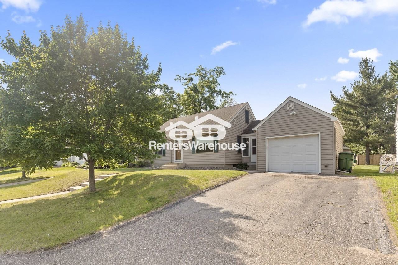 5107 Corvallis Ave N - Photo 2 of 27